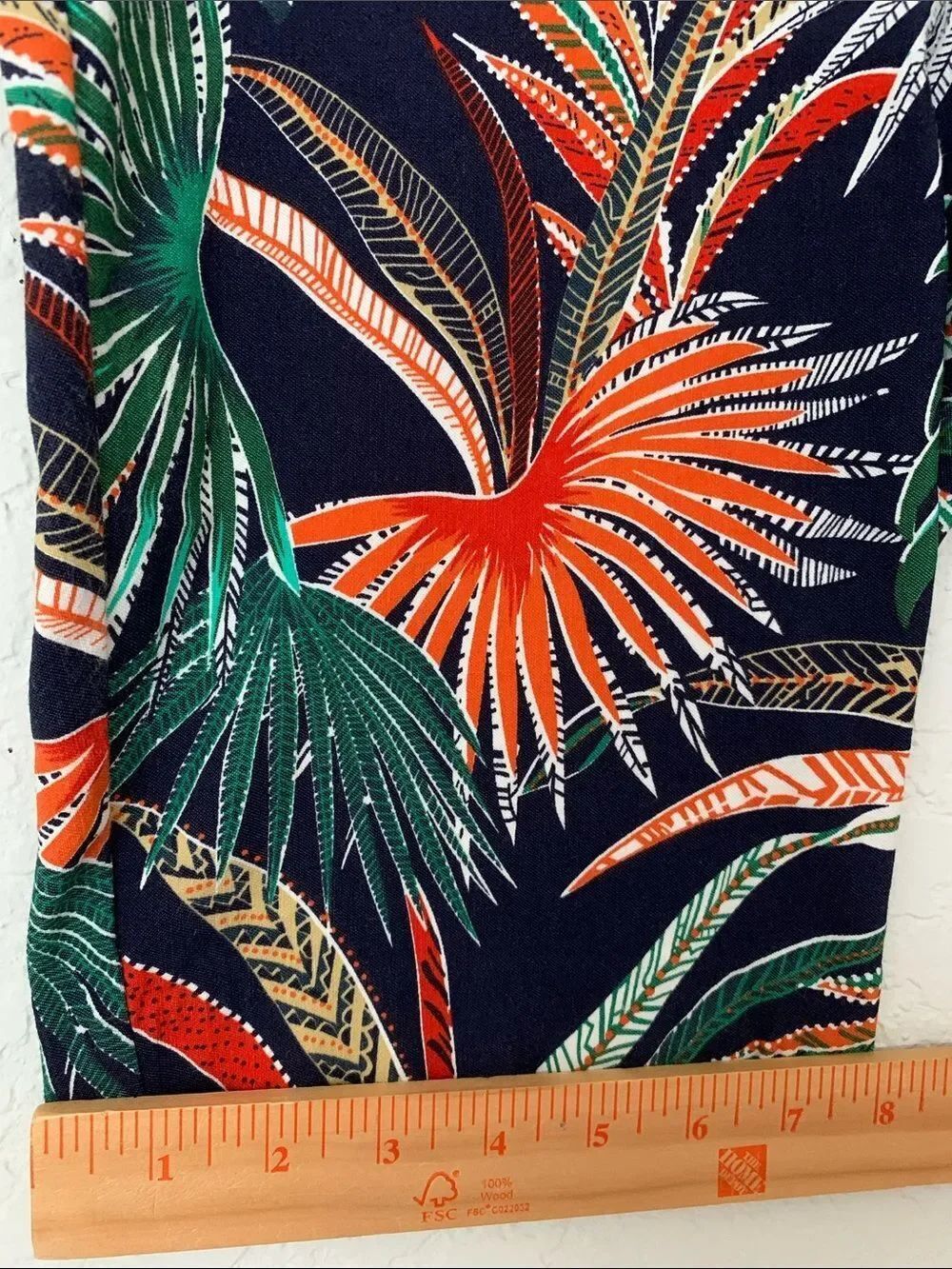 Tahari Navy Tropical Print Women’s Shorts with Green & Orange Palms Size SP - Picture 5 of 8